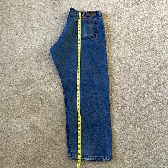 Vintage Relaxed Fit Wrangler Jeans - Picture 2 of 8